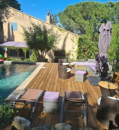 Maison Des Romarins بيت للعطل روشيفورْ دو جارْ